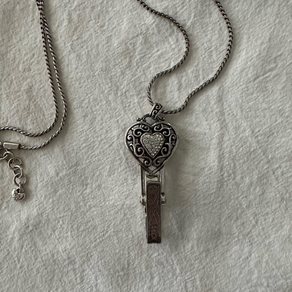 Brighton Reno Heart badge clip